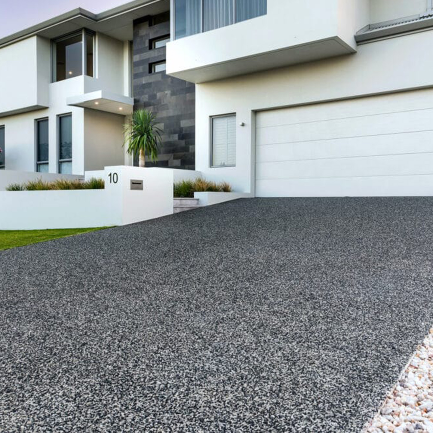 What is the difference between honed and exposed aggregate?